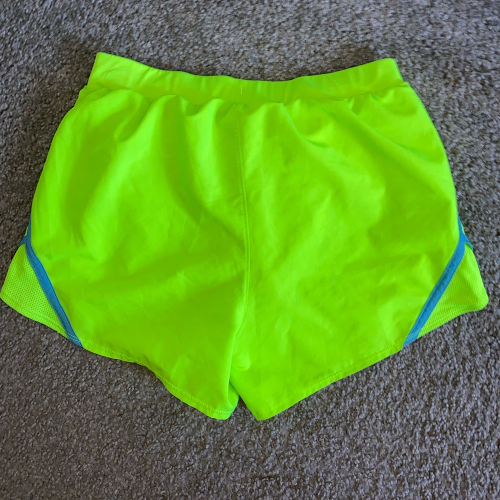 Under Armour shorts - Picture 2 of 5